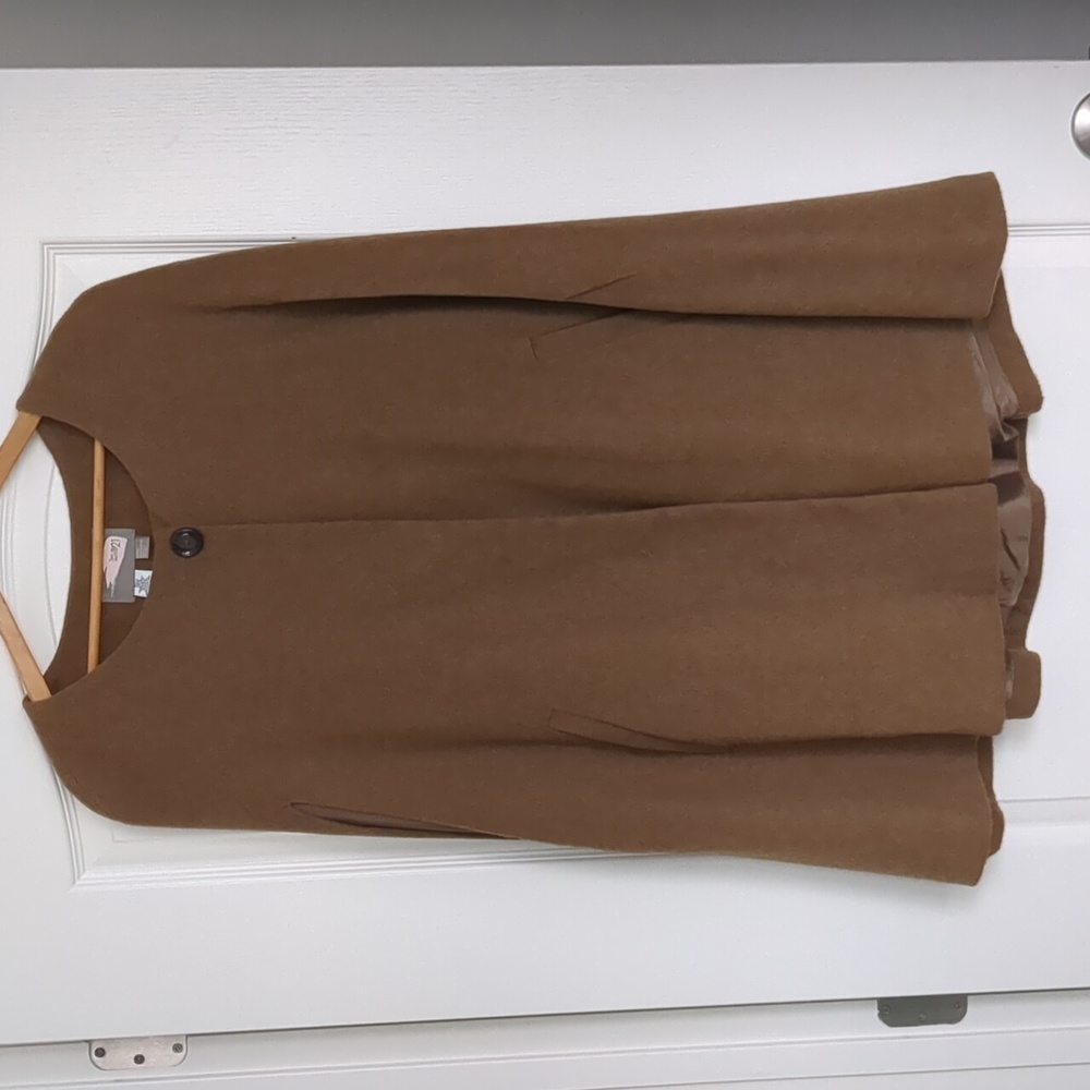 Love21 Brown cape, new without tag, size medium